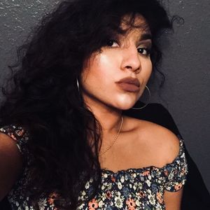 Meet your Posher, Alexis